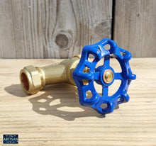 Laden Sie das Bild in den Galerie-Viewer, 22mm Stopcock Valve With Oversized Blue Wheel Handle