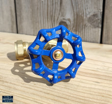 Laden Sie das Bild in den Galerie-Viewer, 22mm Stopcock Valve With Oversized Blue Wheel Handle