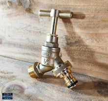 Laden Sie das Bild in den Galerie-Viewer, Brass Spigot Tap With Hozelock Fitting